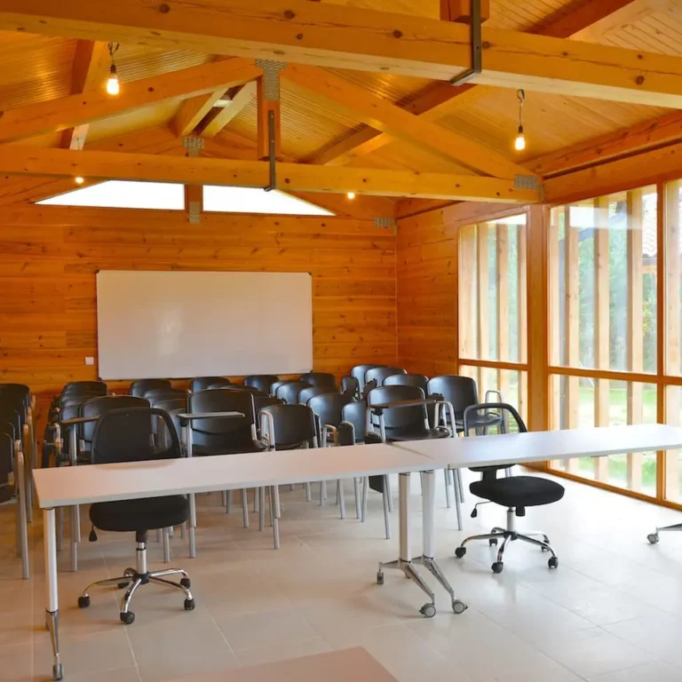 Sala. Aulas de Naturaleza. Regumiel