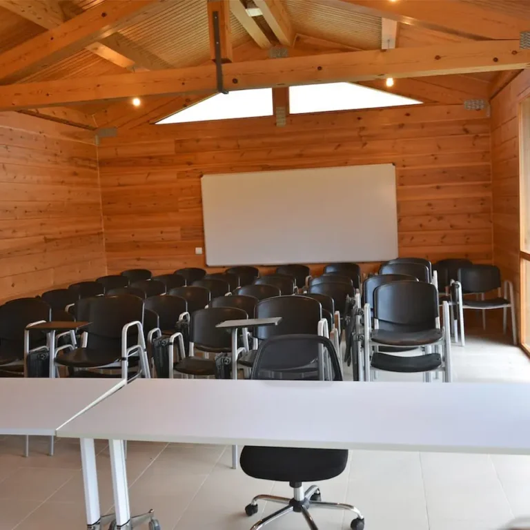 Sala. Aulas de Naturaleza. Regumiel
